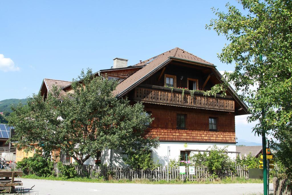 Biohof Sauschneider Apartment Sankt Margarethen im Lungau Exterior photo