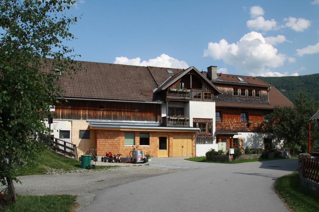 Biohof Sauschneider Apartment Sankt Margarethen im Lungau Exterior photo