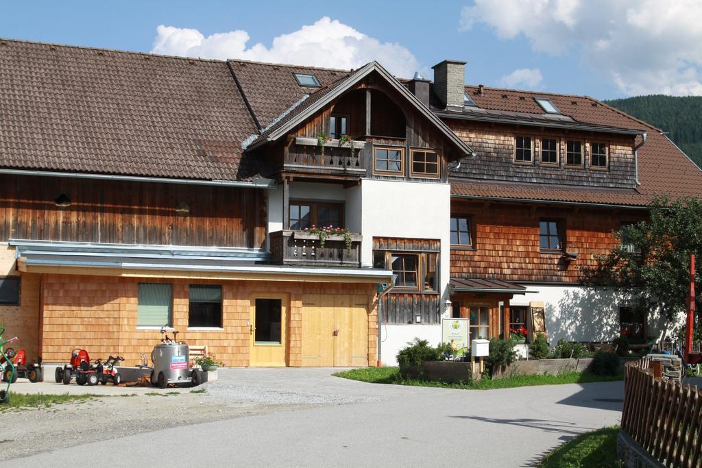 Biohof Sauschneider Apartment Sankt Margarethen im Lungau Exterior photo